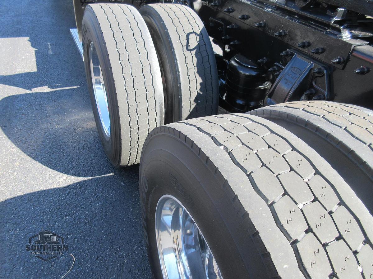 Used 2019 PETERBILT 389