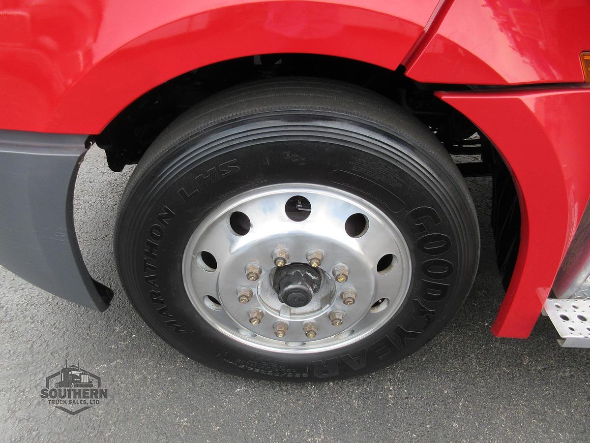 Used 2019 FREIGHTLINER CASCADIA 126