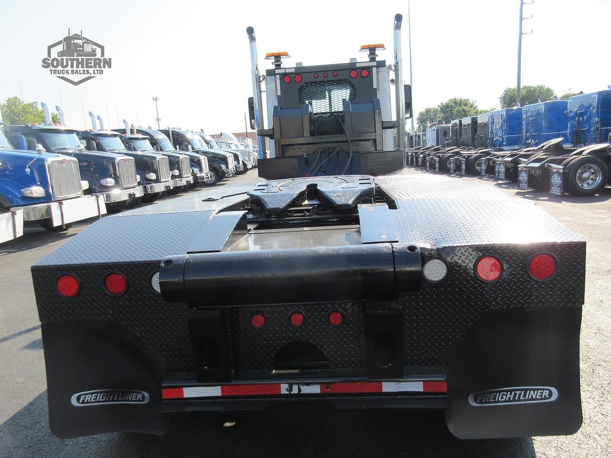 Used 2019 FREIGHTLINER CORONADO 122 SD