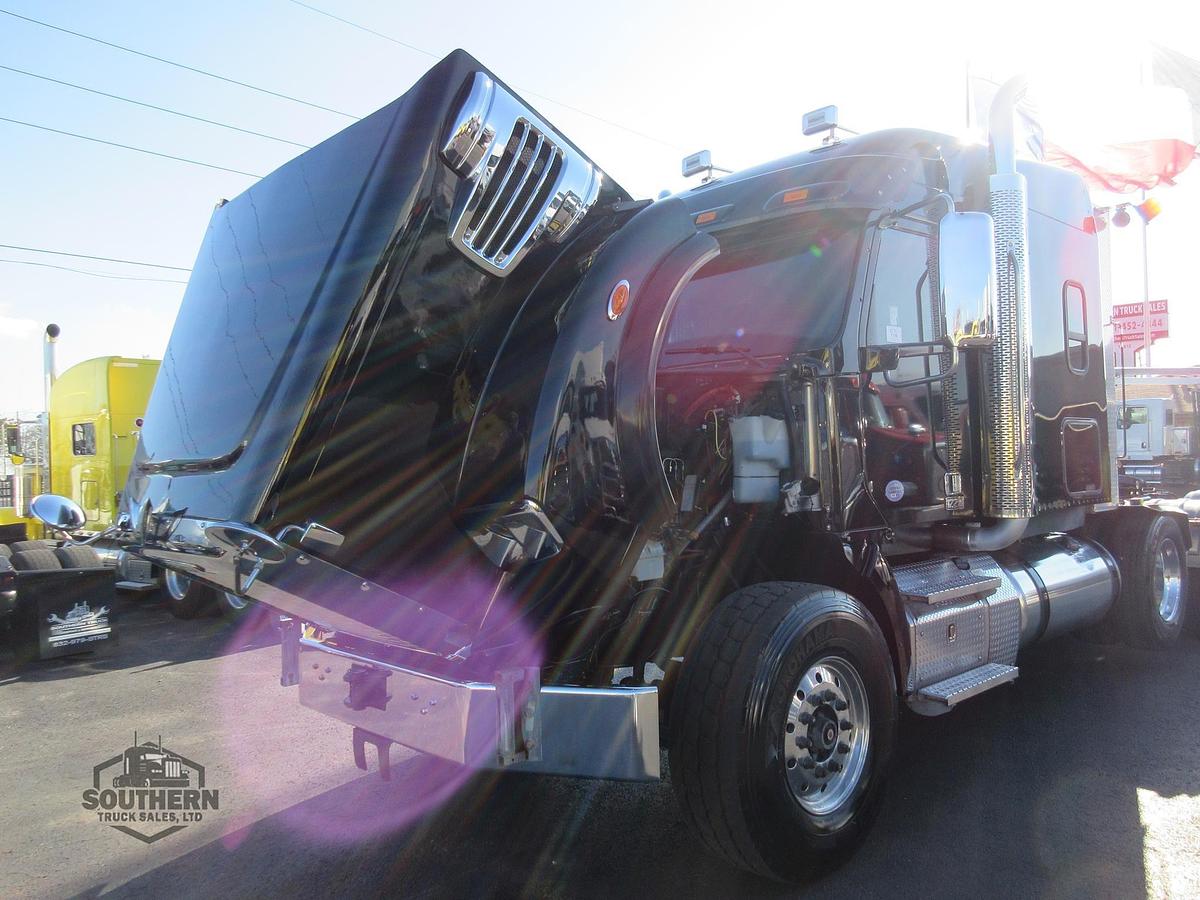 Used 2021 FREIGHTLINER CORONADO 122 SD
