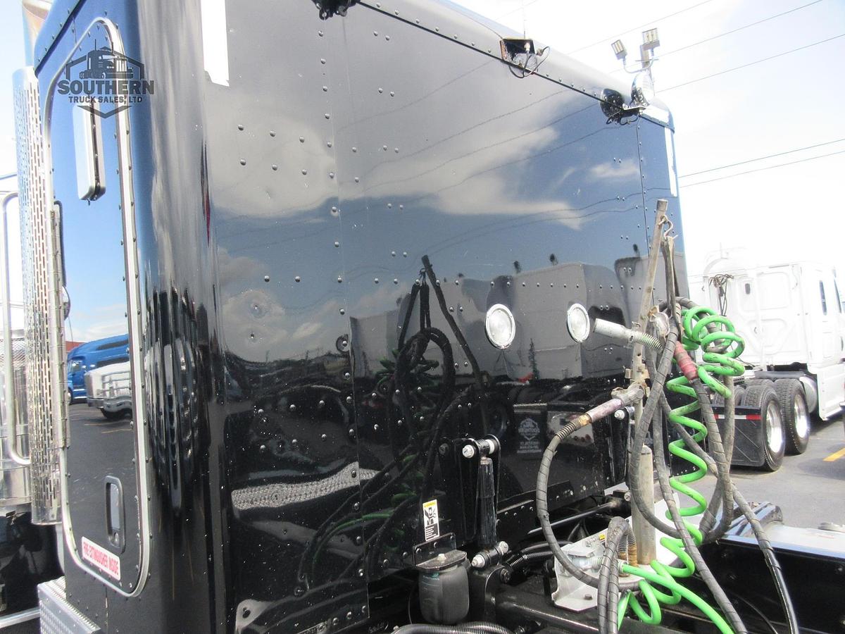 Used 2023 PETERBILT 389