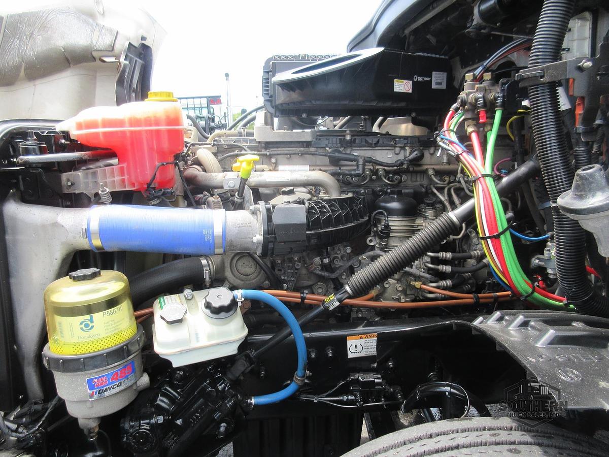 Used 2019 FREIGHTLINER CASCADIA 126