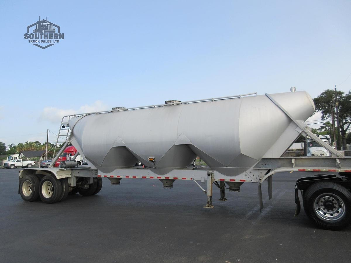 Used 2012 VANTAGE Tandem Axle