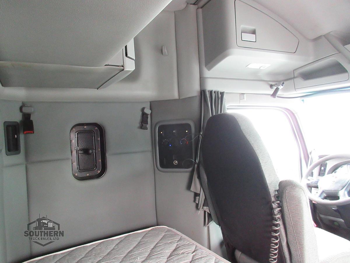 Used 2017 KENWORTH T880