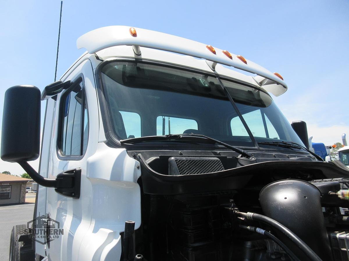 Used 2018 FREIGHTLINER CASCADIA 125