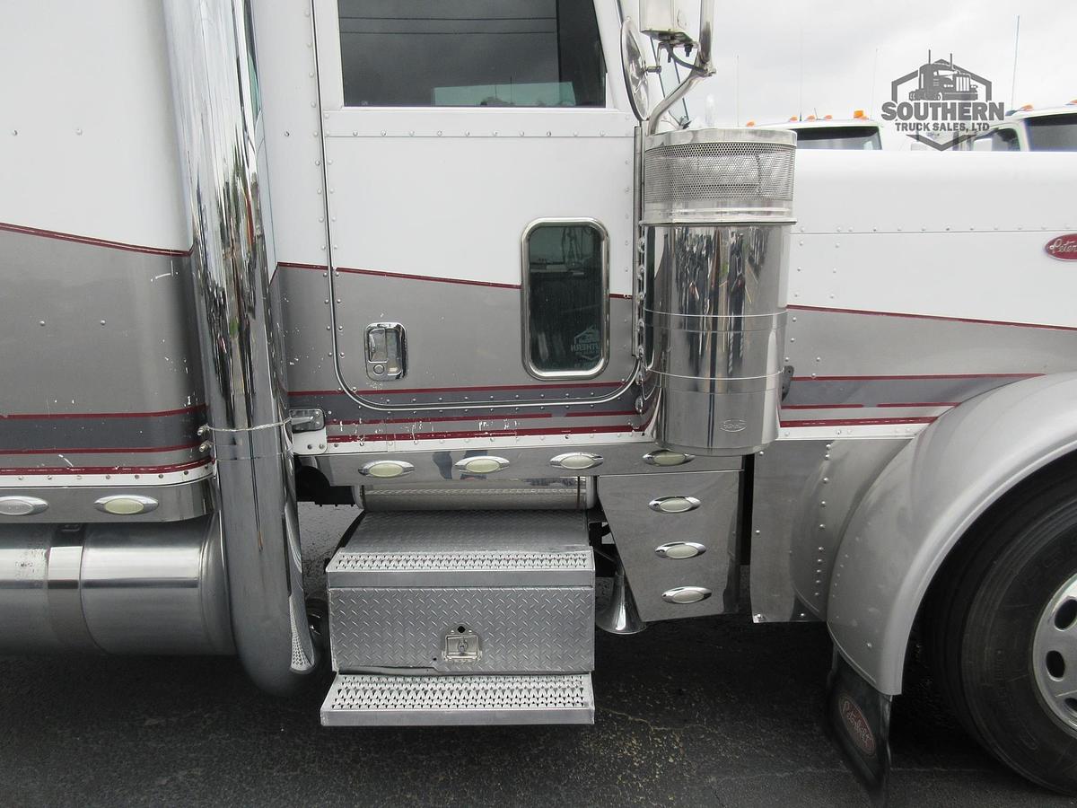 Used 2005 PETERBILT 379EXHD