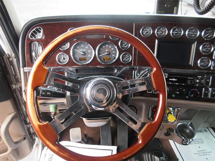 Used 2017 PETERBILT 389