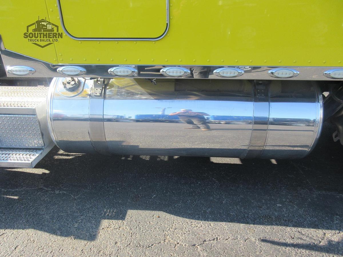 Used 2019 PETERBILT 389