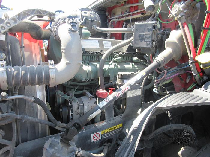 Used 2020 VOLVO VNR64T300