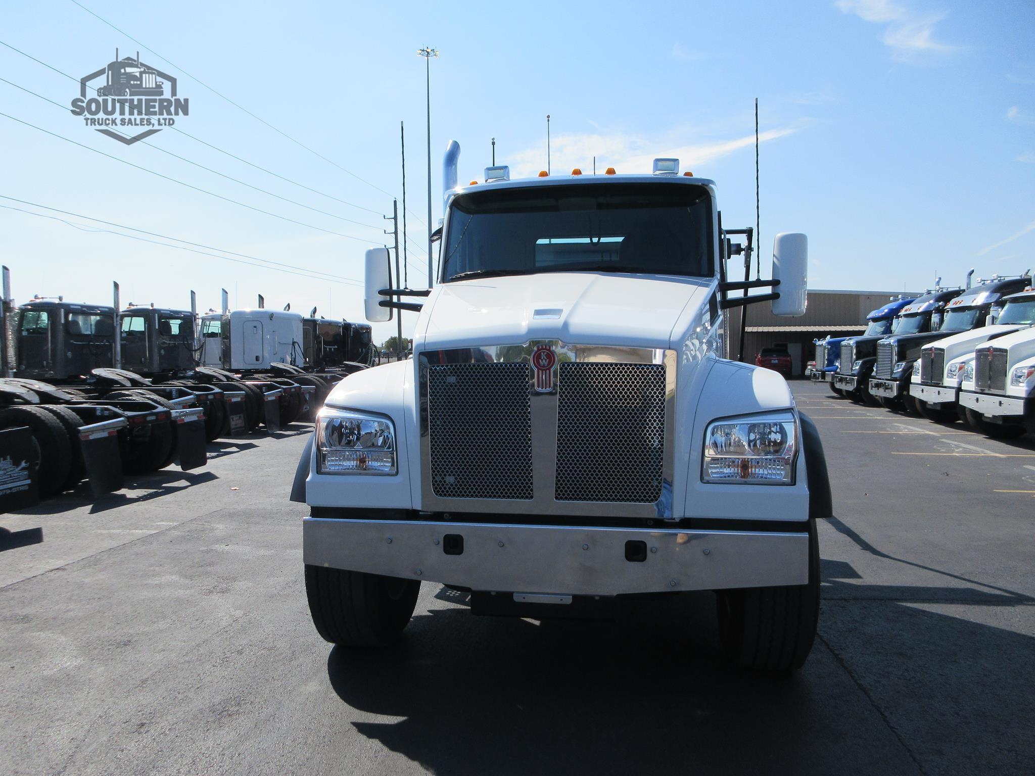 2025 KENWORTH T880