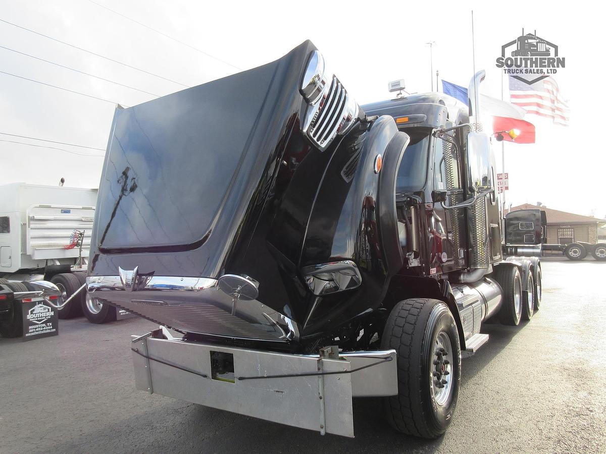 Used 2021 FREIGHTLINER CORONADO 122 SD
