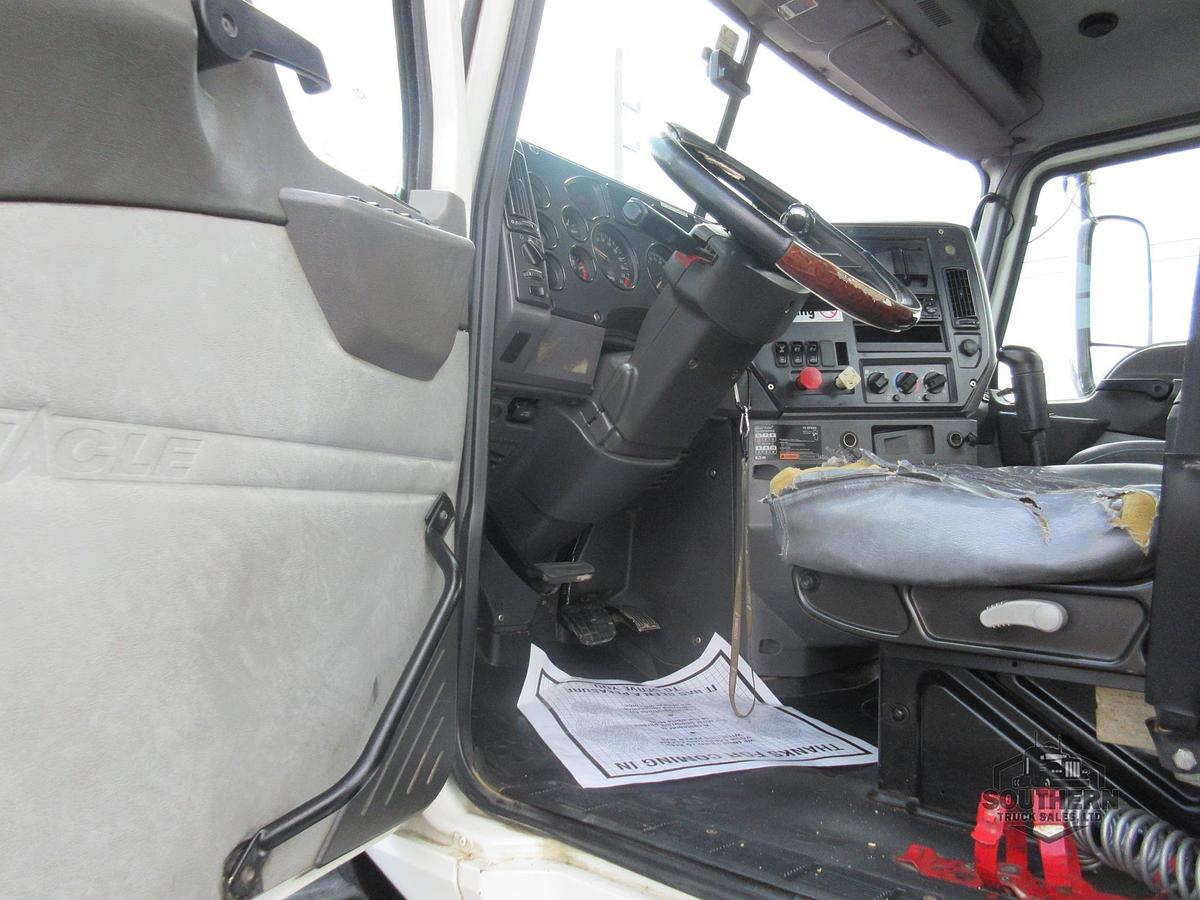 Used 2014 MACK PINNACLE CXU613