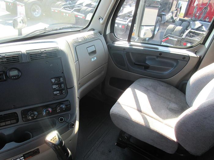 Used 2017 FREIGHTLINER CASCADIA 113