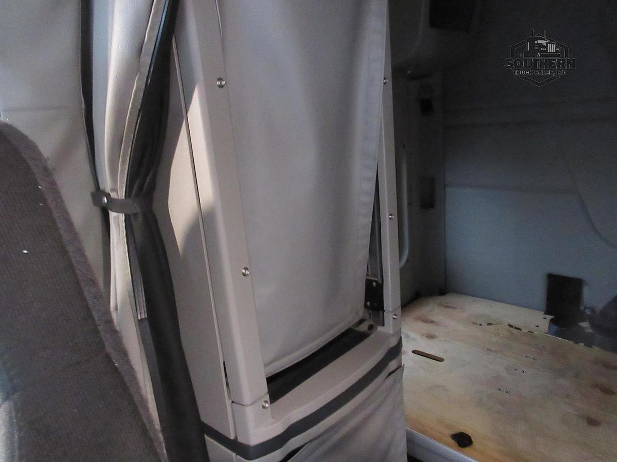 Used 2021 PETERBILT 567