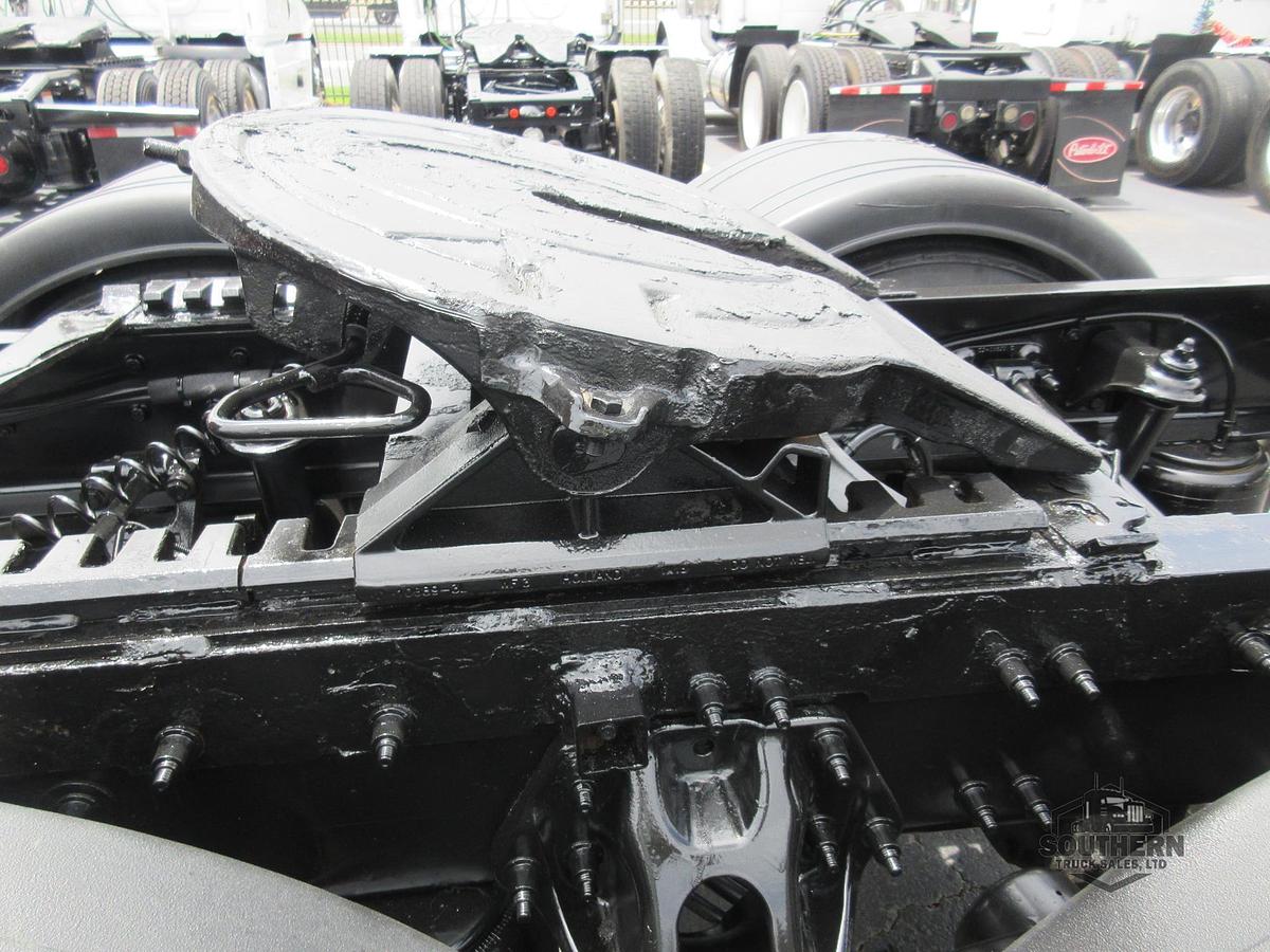 Used 2023 PETERBILT 389