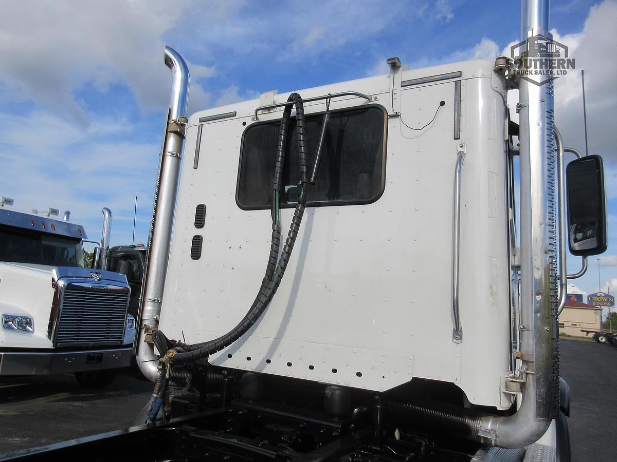 Used 2019 FREIGHTLINER 122SD