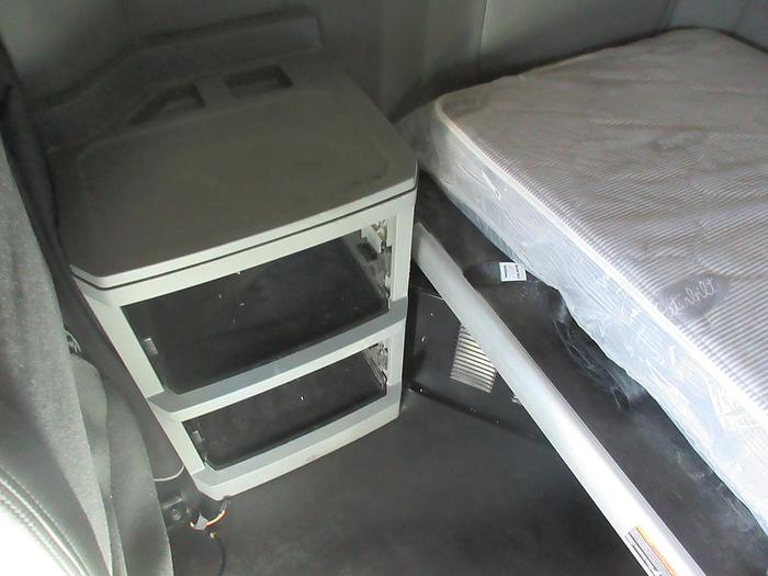 Used 2021 KENWORTH T880