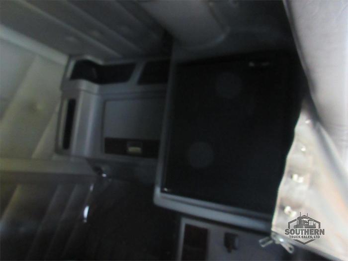 Used 2016 PETERBILT 389