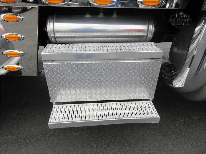 Used 2014 PETERBILT 388