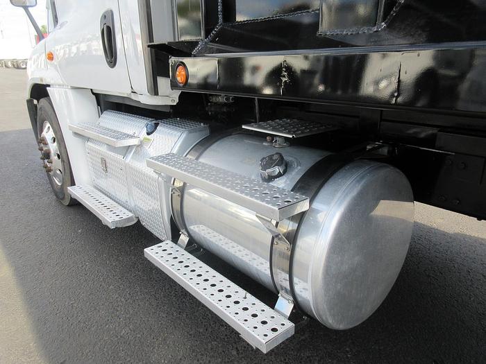 Used 2019 FREIGHTLINER CASCADIA 125