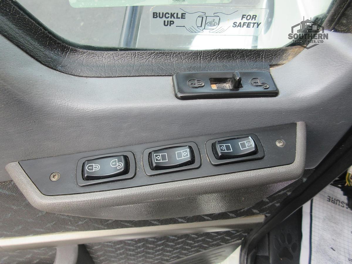 Used 2014 MACK PINNACLE CXU613