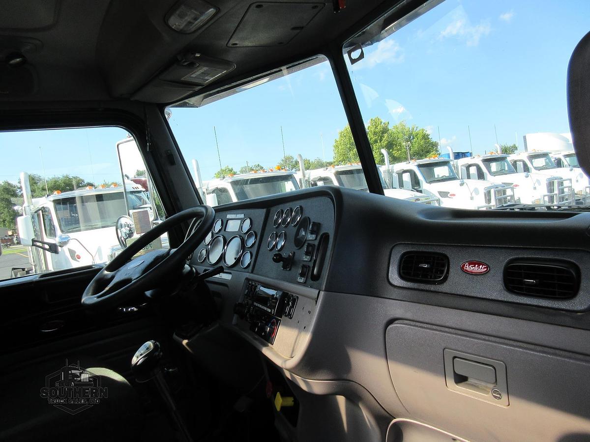 Used 2022 PETERBILT 389