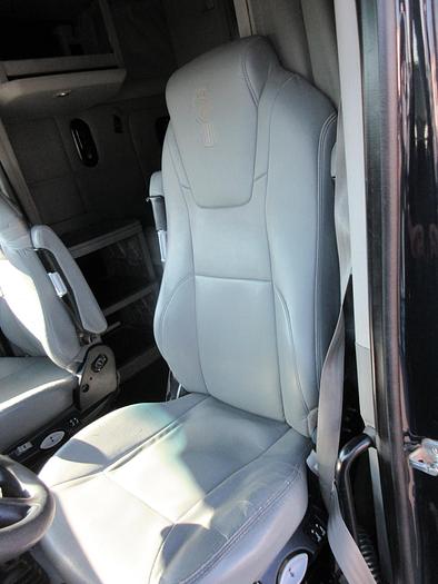 Used 2021 KENWORTH T880