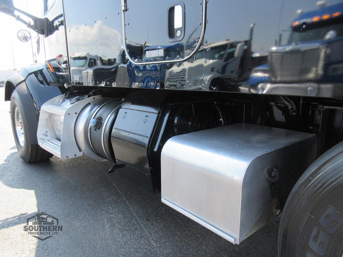 Used 2015 PETERBILT 567