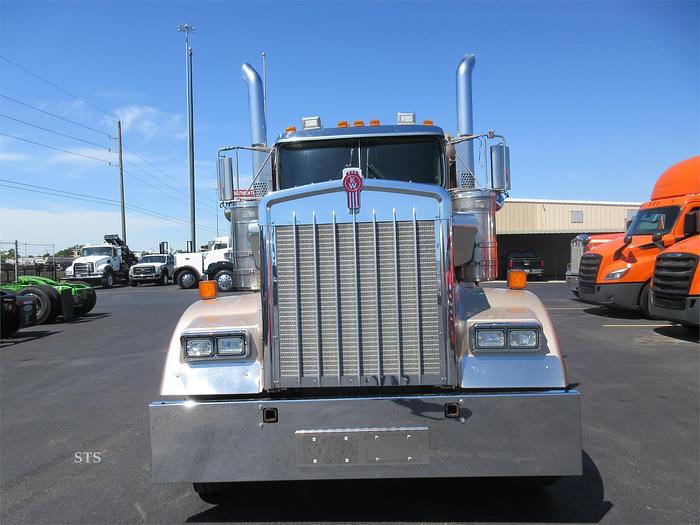 Used 2017 KENWORTH W900
