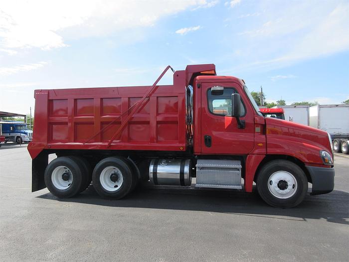 Used 2017 FREIGHTLINER CASCADIA 125