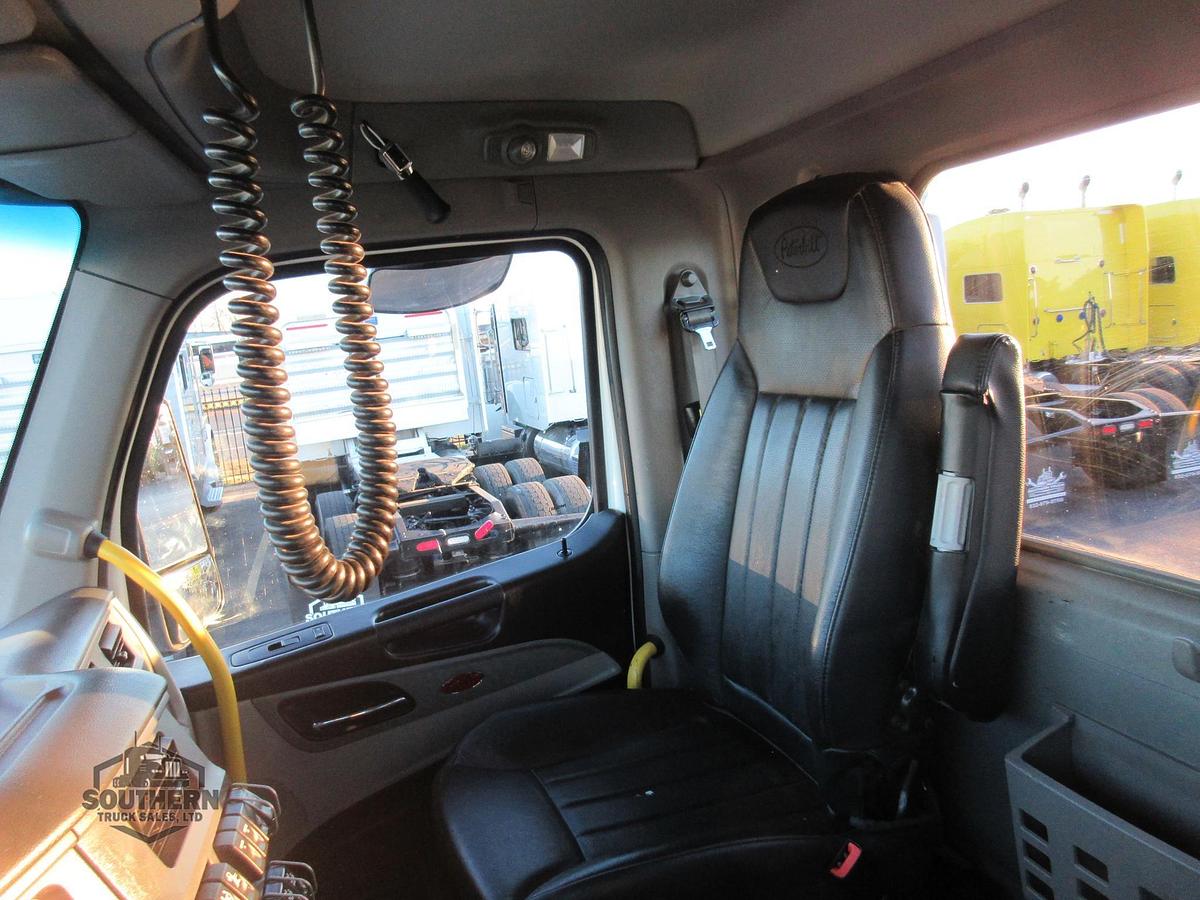 Used 2022 PETERBILT 567