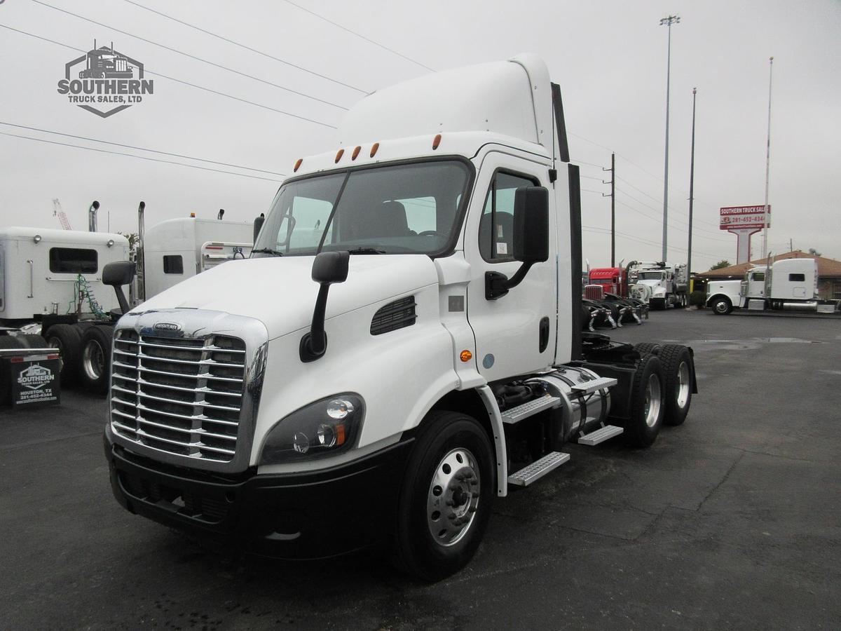 Used 2018 FREIGHTLINER CASCADIA 113