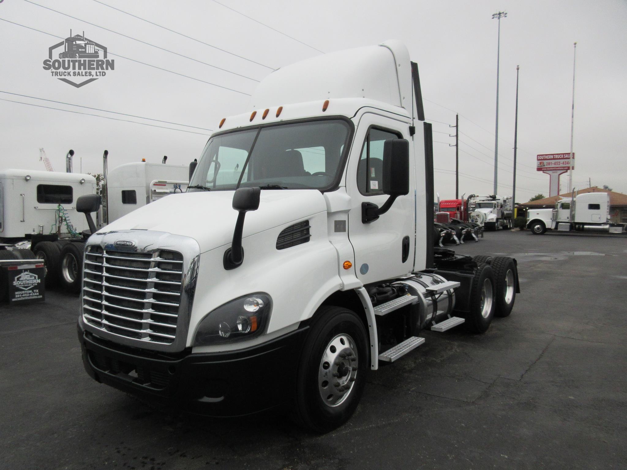 Used 2018 FREIGHTLINER CASCADIA 113
