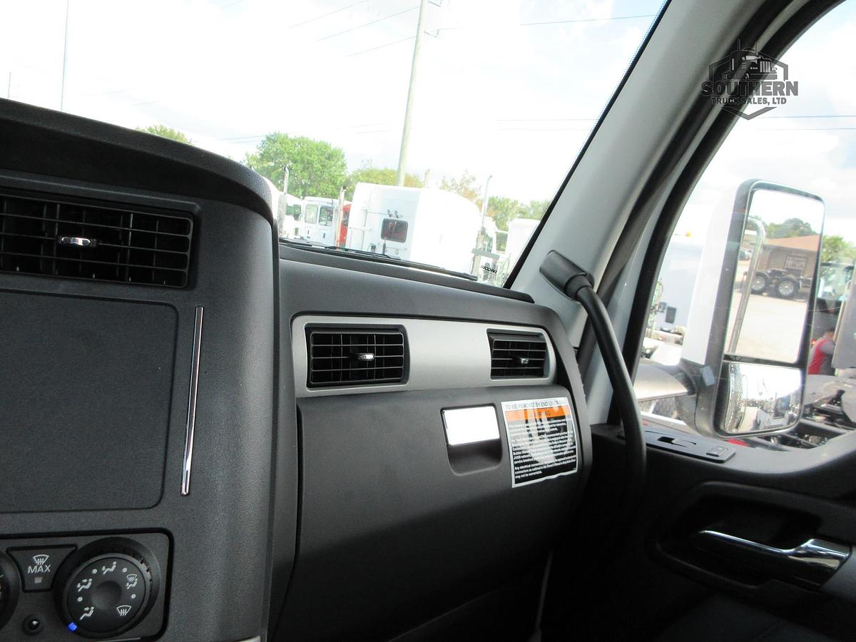 2025 KENWORTH T880