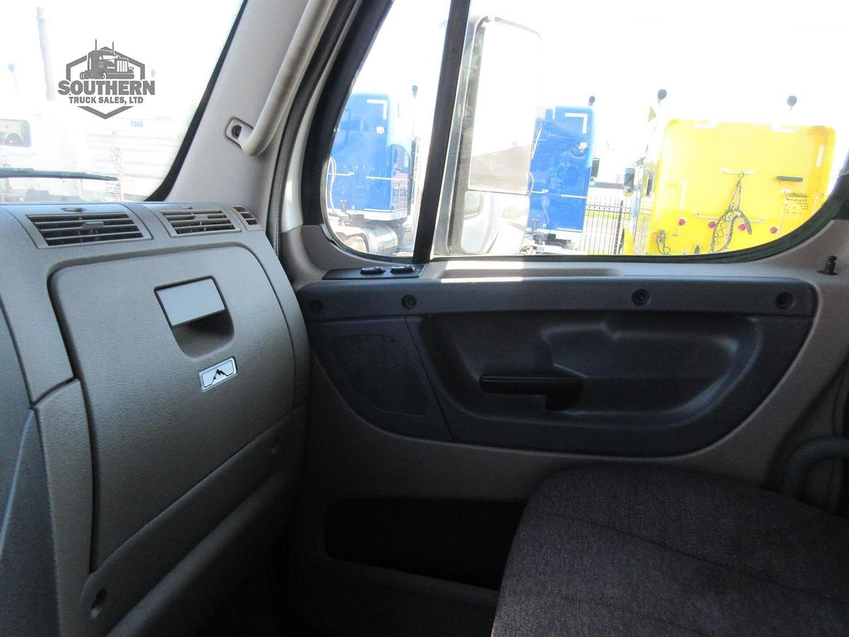 Used 2020 FREIGHTLINER CASCADIA 125