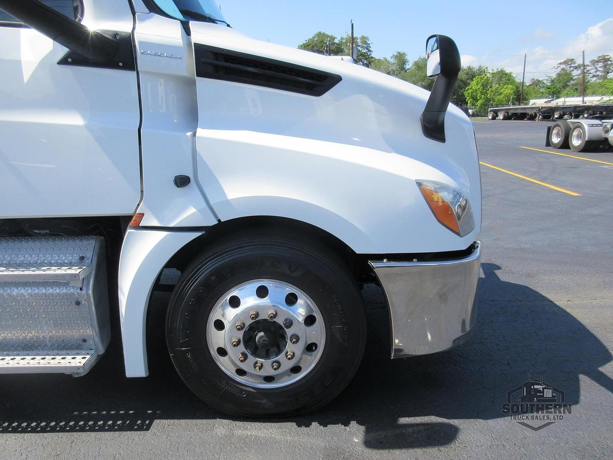 Used 2019 FREIGHTLINER CASCADIA 126