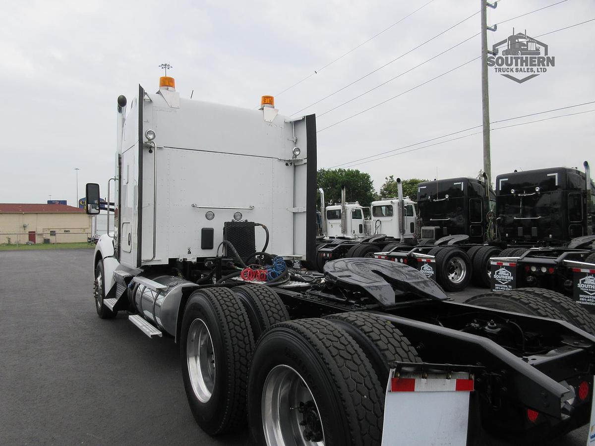 Used 2017 KENWORTH T880