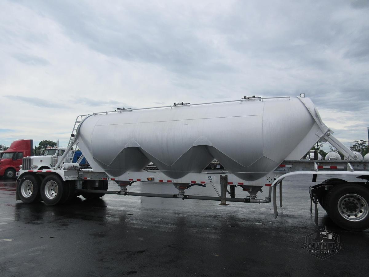 Used 2011 POLAR 42 ft