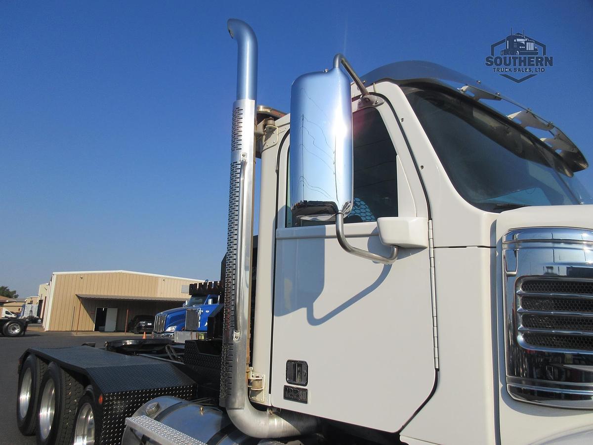 Used 2018 FREIGHTLINER 122SD