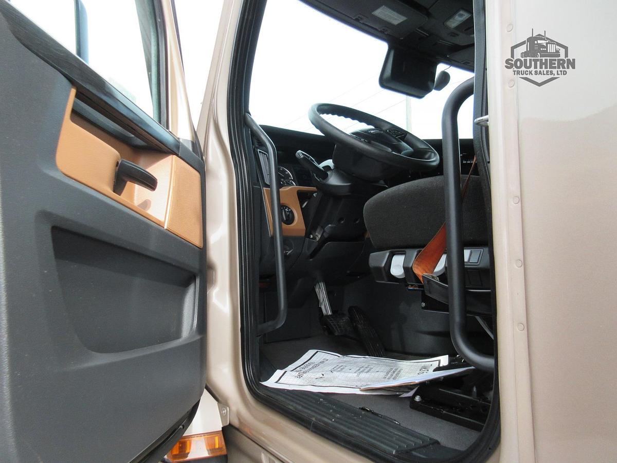 Used 2023 FREIGHTLINER CASCADIA 126