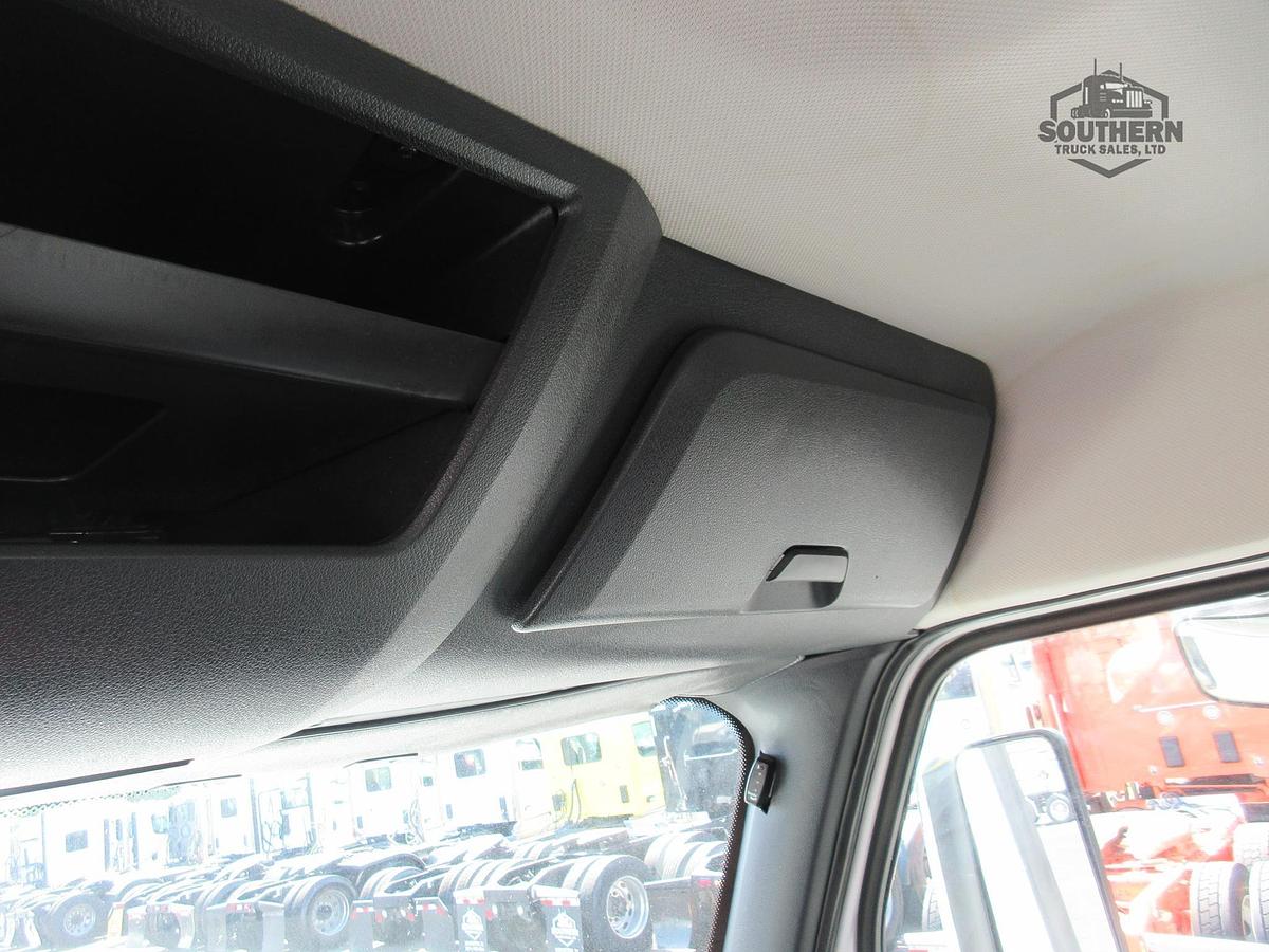 Used 2019 FREIGHTLINER CASCADIA 126