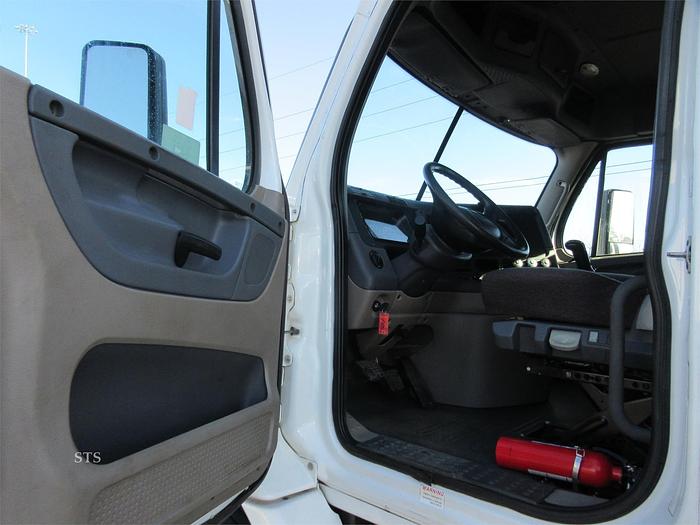 Used 2016 FREIGHTLINER CASCADIA 113