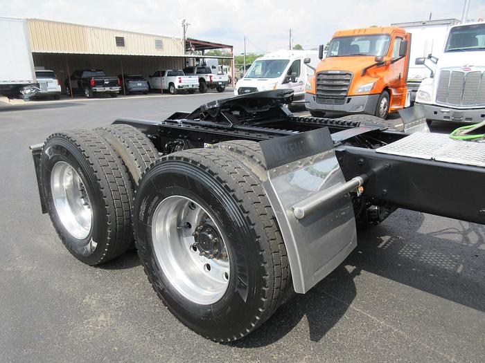 Used 2021 KENWORTH T880