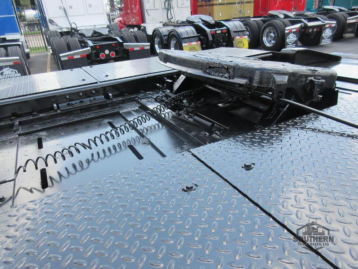 Used 2019 FREIGHTLINER CORONADO 122 SD