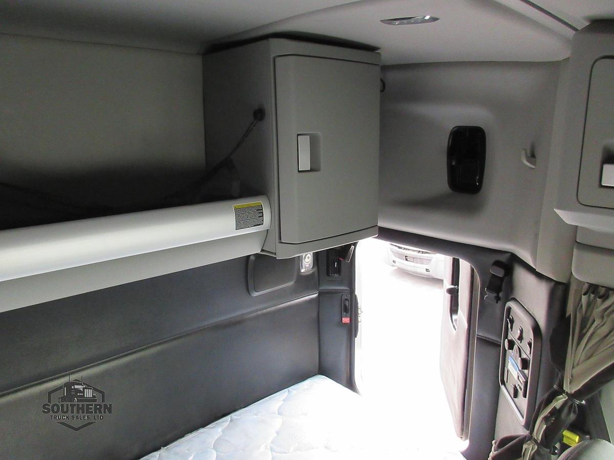 Used 2023 KENWORTH T880