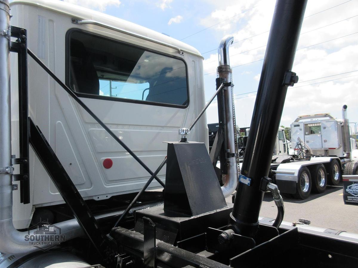 Used 2023 MACK PINNACLE 64T