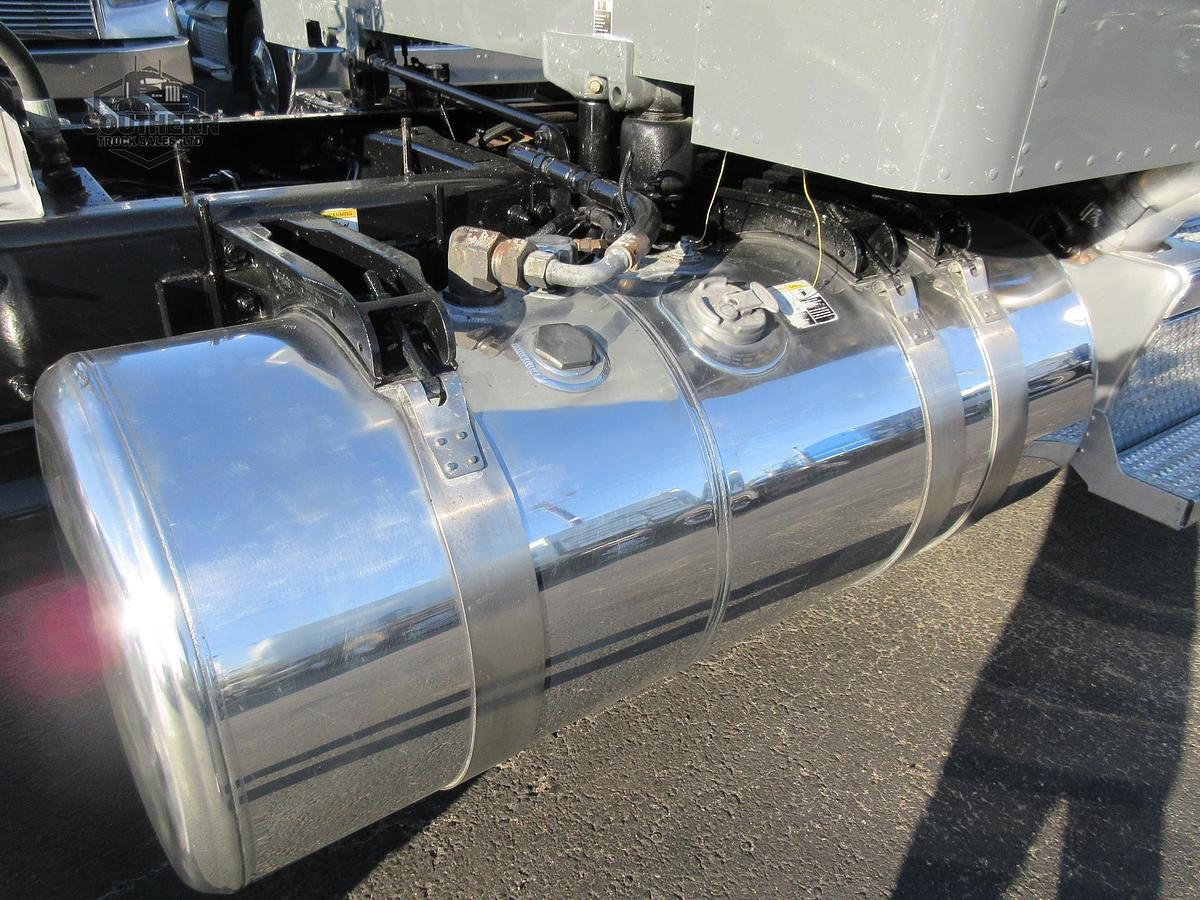 Used 2023 PETERBILT 567