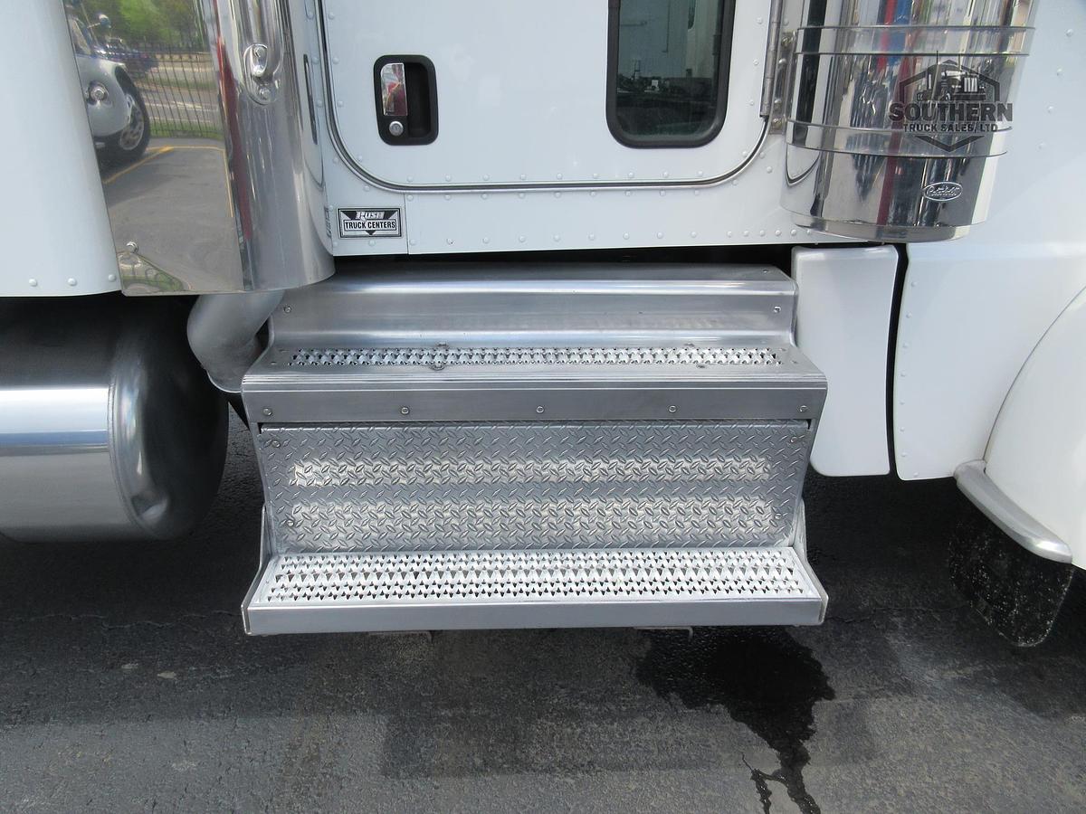 Used 2019 PETERBILT 389