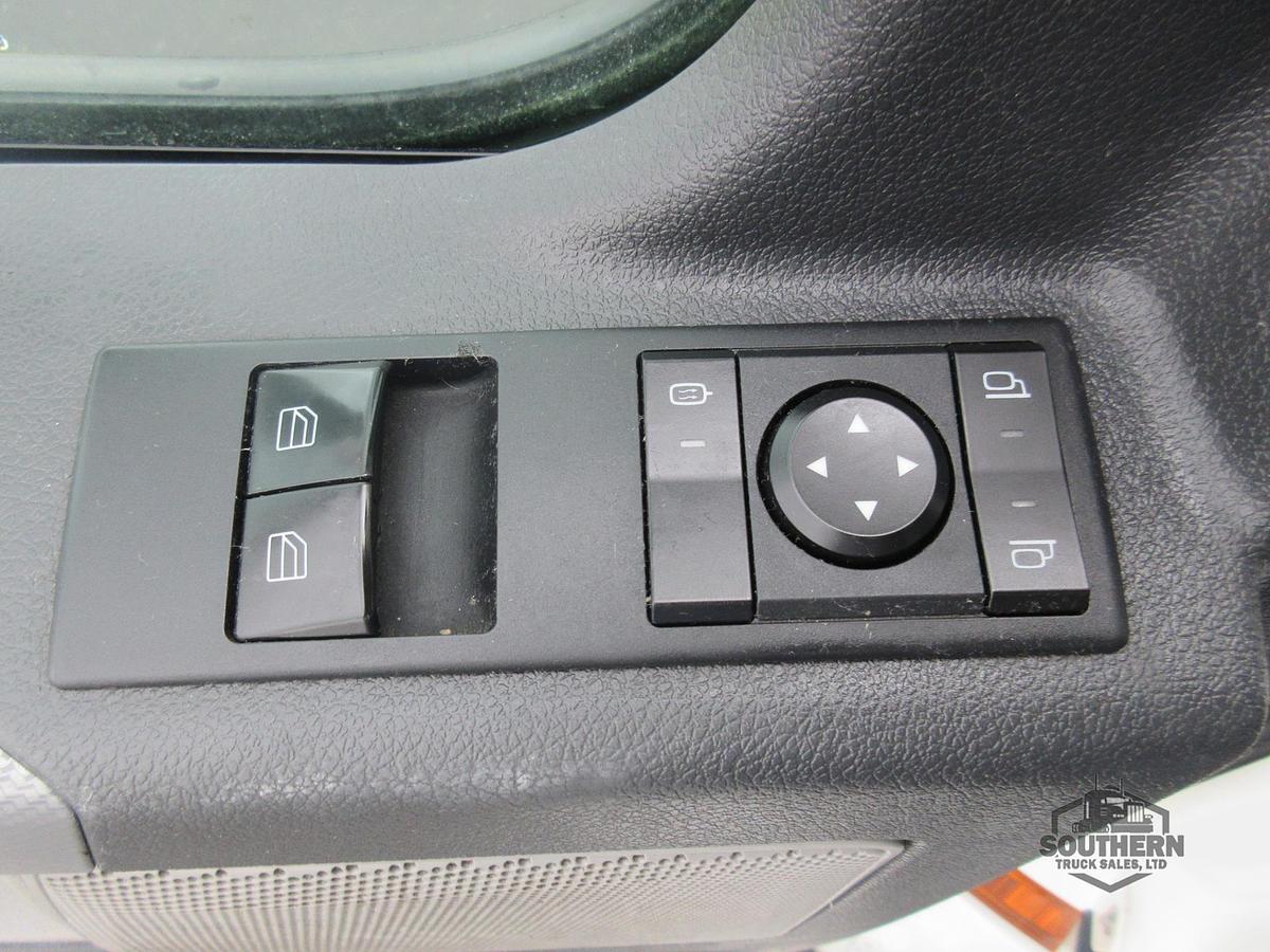 Used 2019 FREIGHTLINER CASCADIA 126