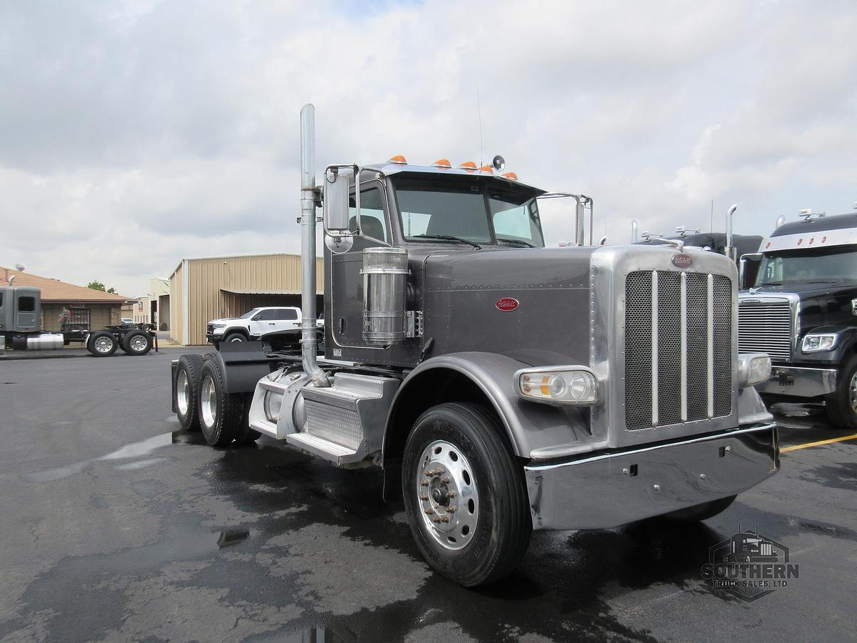 Used 2022 PETERBILT 389